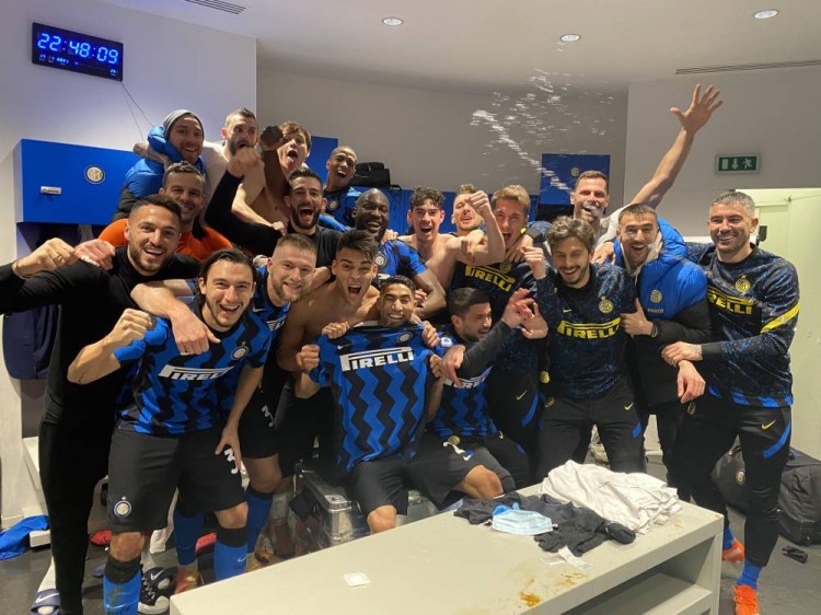 评论员更多 评论员更多